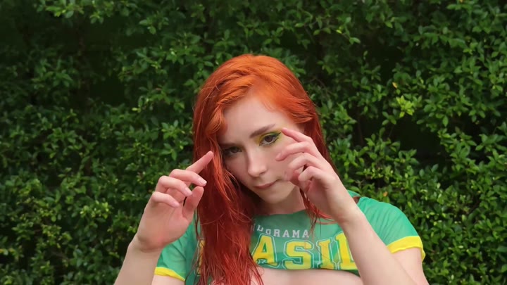 Sweetie Fox - Hot Fitness Girl Loves Football And Fuck Outdoors.mp4