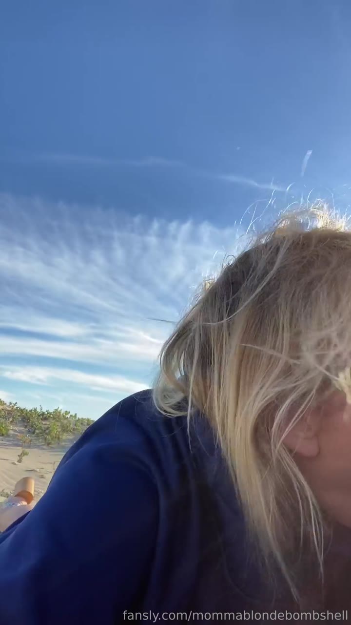 Momma Blonde Bombshell - Blowjob At The Beach.mp4