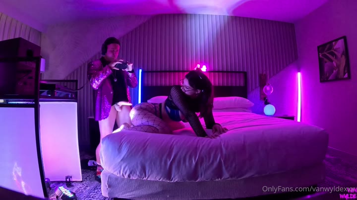 Ellie Nova - BTS DJ Scene With Van Wylde.mp4