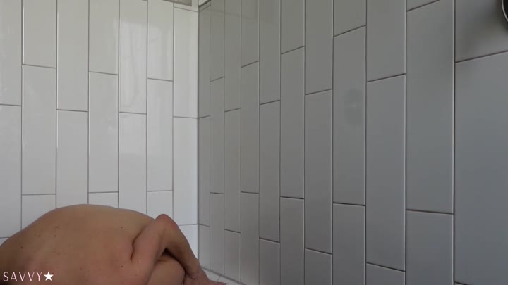 Savvy Star - Shower Hitachi.mp4