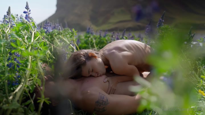 Anna Ralphs - BG Outdoor Sextape In Nature.mp4