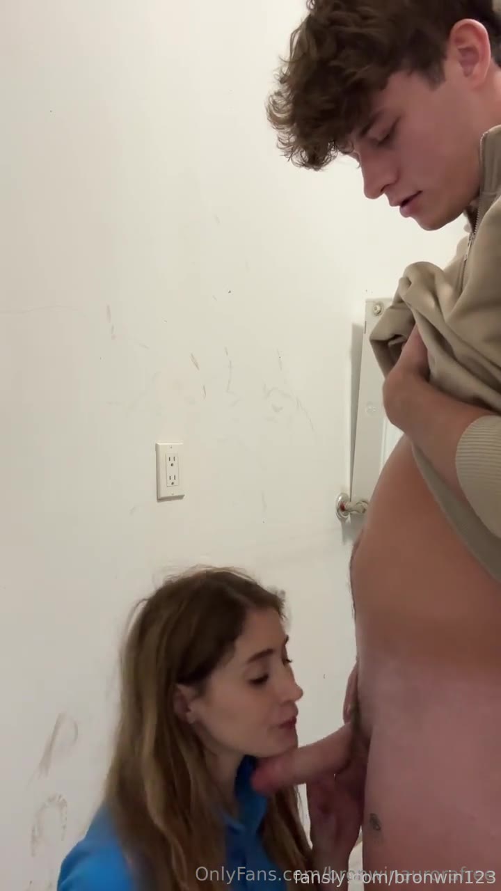 Bronwin Aurora - Fucking A Hot Customer At Walmart.mp4